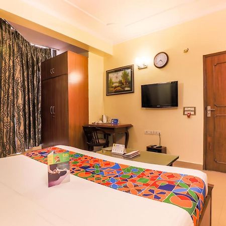 Hotel Kashish residencia&Banquet Noida Exterior foto